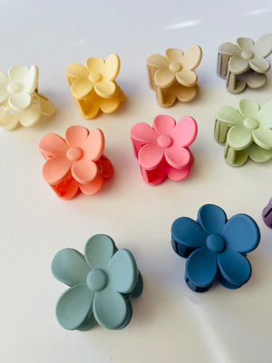 Hair Claw Clips: Mini Flower