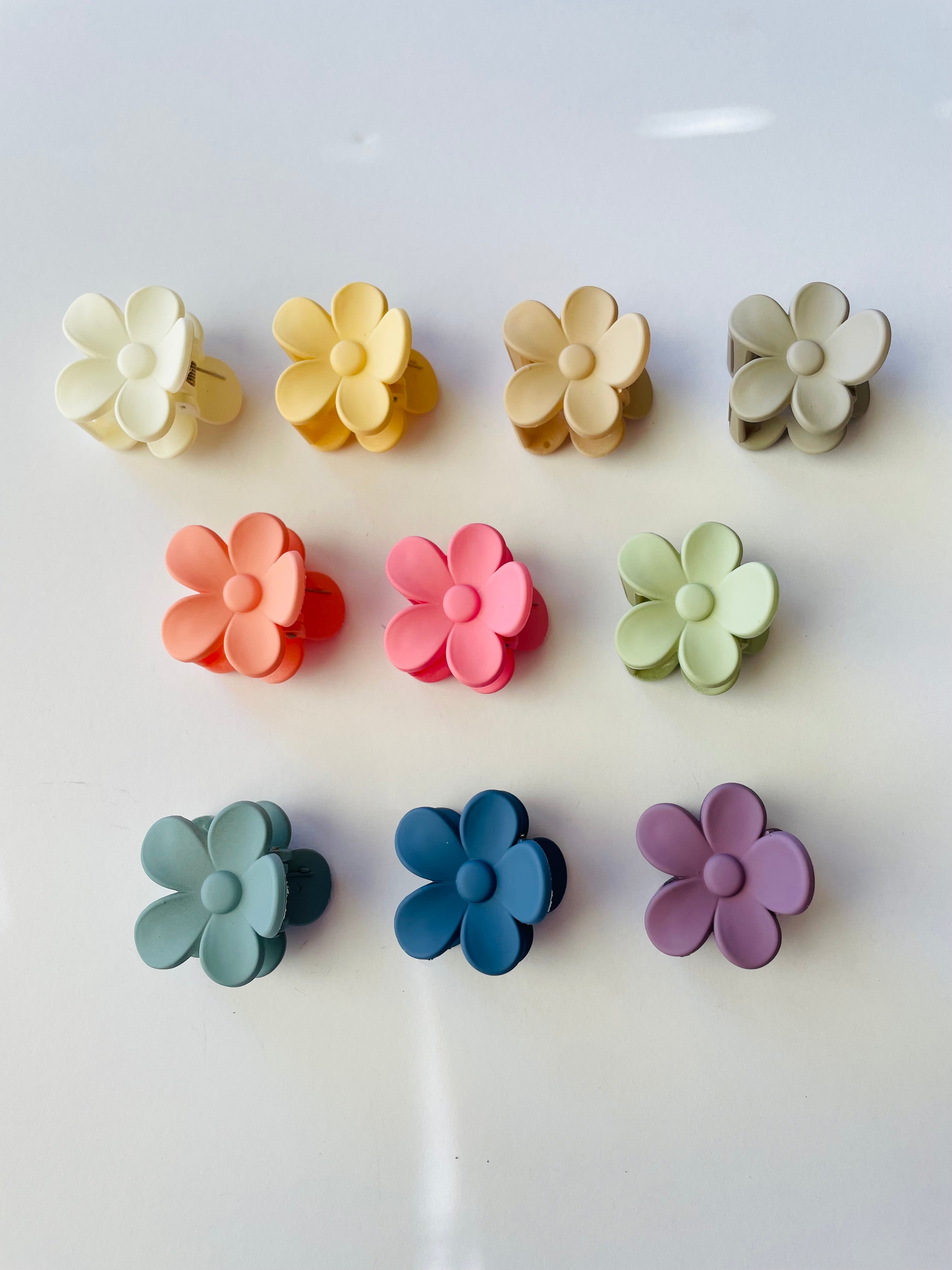 Hair Claw Clips: Mini Flower